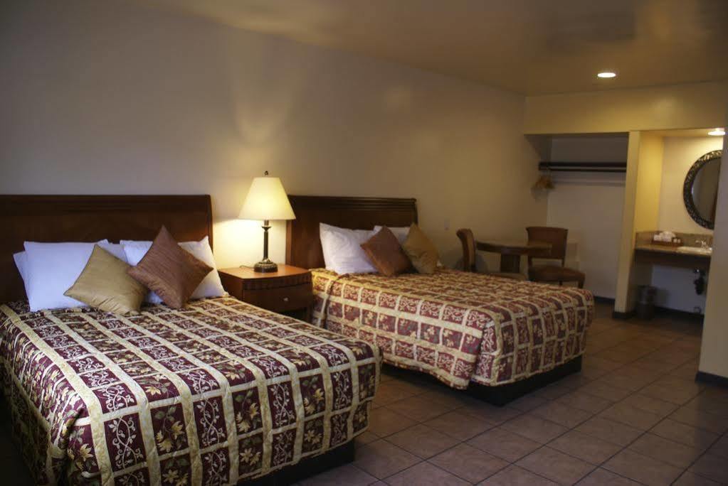Casa Bella Downtown La Motel 2*